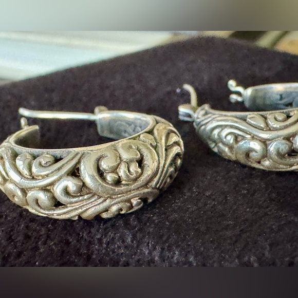 John Hardy Artisan Silver Hoop Earrings - Picture 7 of 12